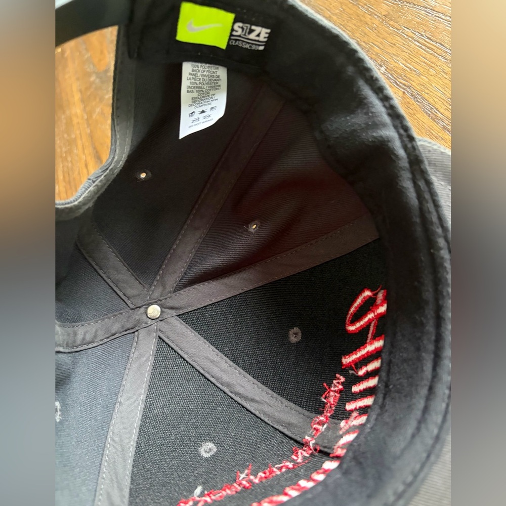Nike WKU Western Kentucky Hilltoppers Gray Baseball Cap with Red Script - Picture 4 of 5